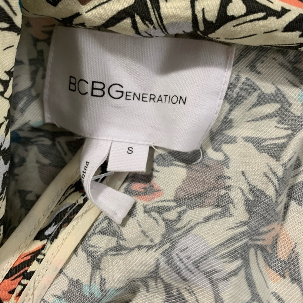 BCBG generation blazer - Picture 3 of 4